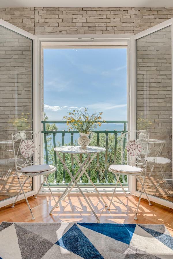 Apartmani Mirta أوميس المظهر الخارجي الصورة