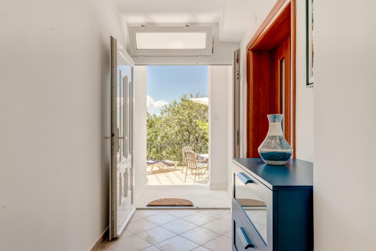 Apartmani Mirta أوميس المظهر الخارجي الصورة