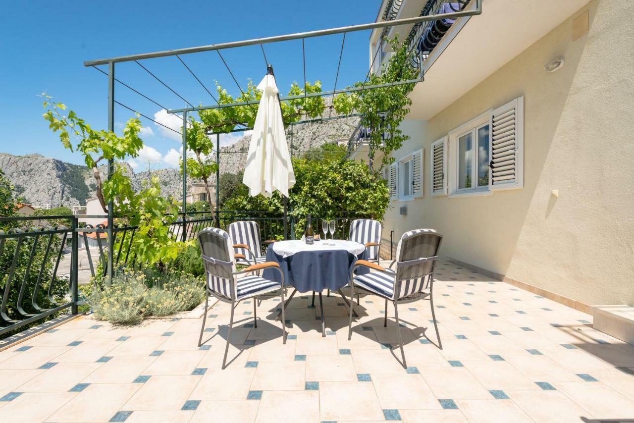 Apartmani Mirta أوميس المظهر الخارجي الصورة