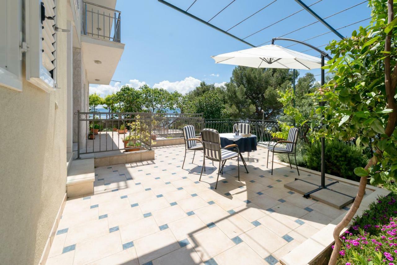 Apartmani Mirta أوميس المظهر الخارجي الصورة